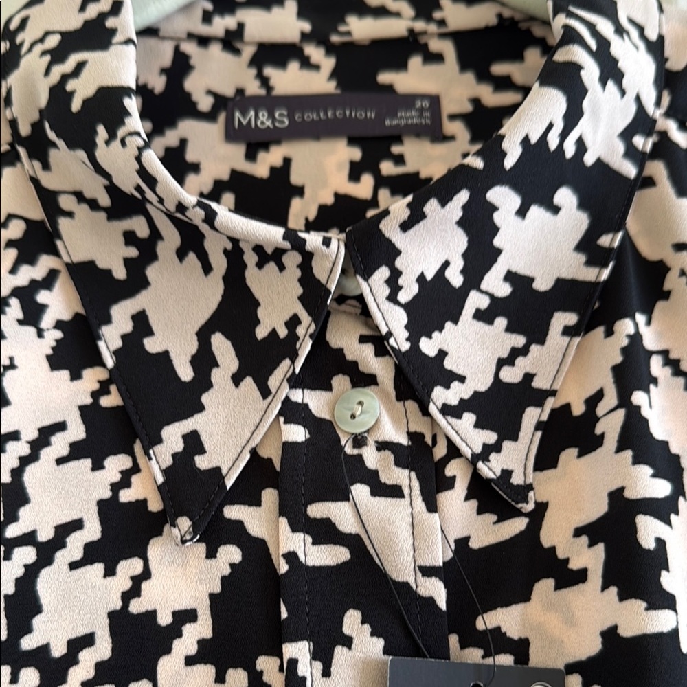 Marks & Spencer Black and Cream Houndstooth Graphic Blouse - Picture 8 of 12